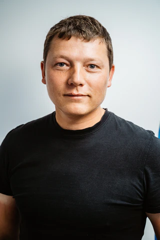 Дмитрий Серов